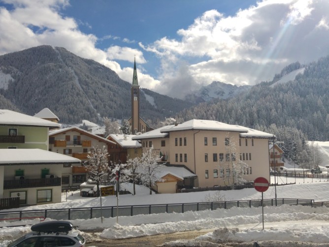 Hotel Monzoni - Peisajul acoperit de zăpadă din Pozza di Fassa