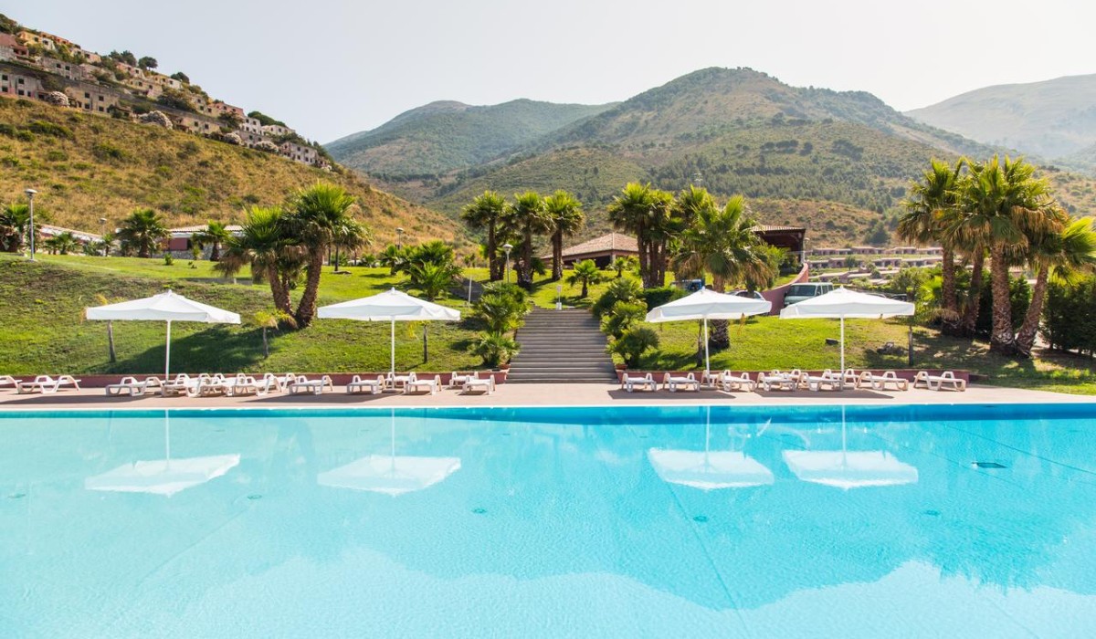 Apulia Hotel Villaggio Baia di Dino