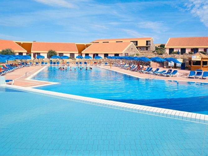 Le Tonnare di Stintino Beach Resort - Le Tonnare di Stintino vedere panoramică a piscinelor sudice