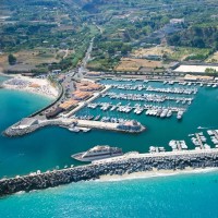 Hotel la Pineta portul