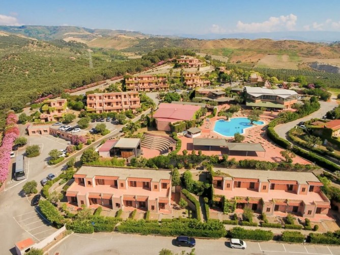 Satul Porto Rhoca - Satul de vacanță văzut de sus