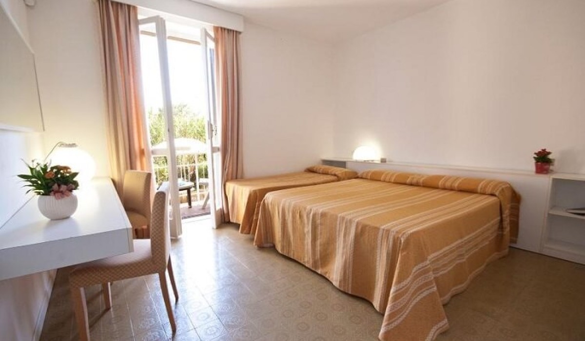 Residence Golfo della Lacona