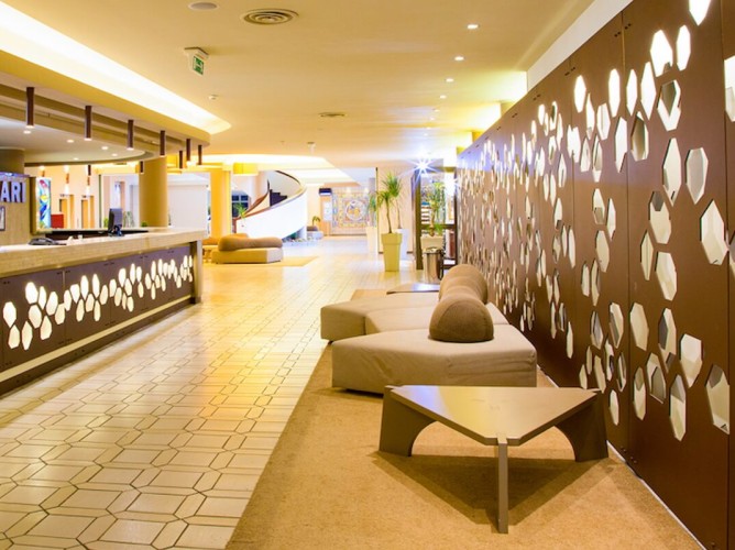 MClub Lipari - Recepție deschisă 24/7