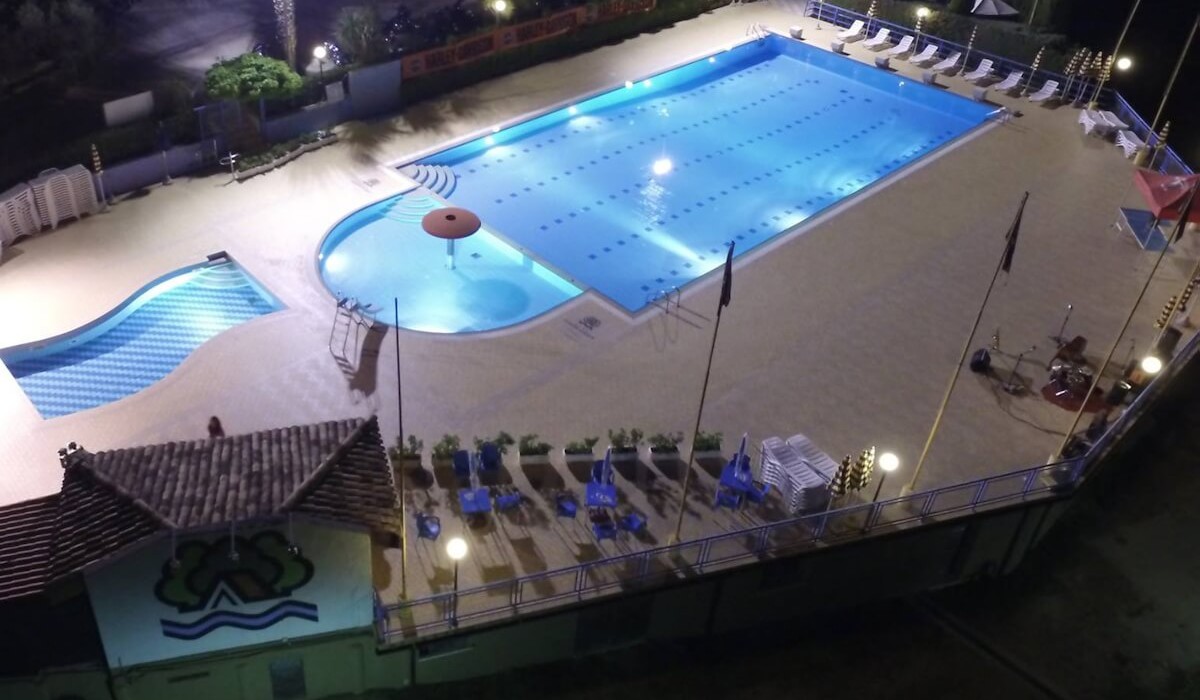 Apulia Residence Silvi Marina - Vedere aeriană a celor două piscine panoramice