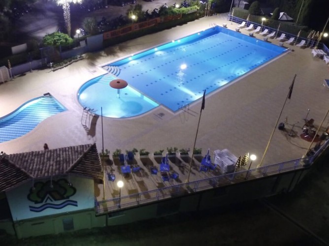 Apulia Residence Silvi Marina - Vedere aeriană a celor două piscine panoramice