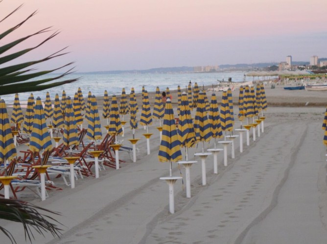 Apulia Hotel Silvi Marina - Satul Silvi Marina plajă
