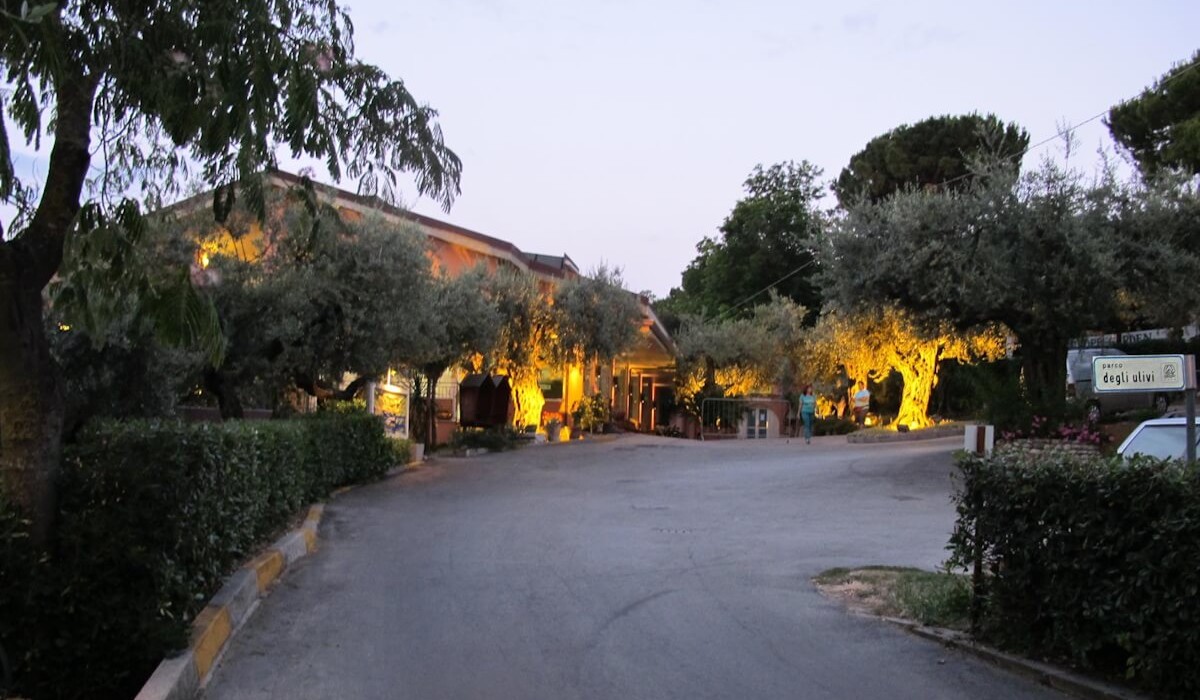 Apulia Hotel Silvi Marina - Satul Silvi Marina drum de acces