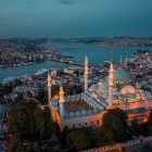 Vedere aeriană a Moscheii Suleymaniye cu Bosforul în depărtare