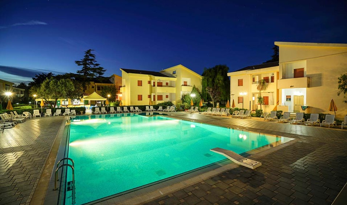 Apulia Residence Sellia Marina - Detaliu piscina