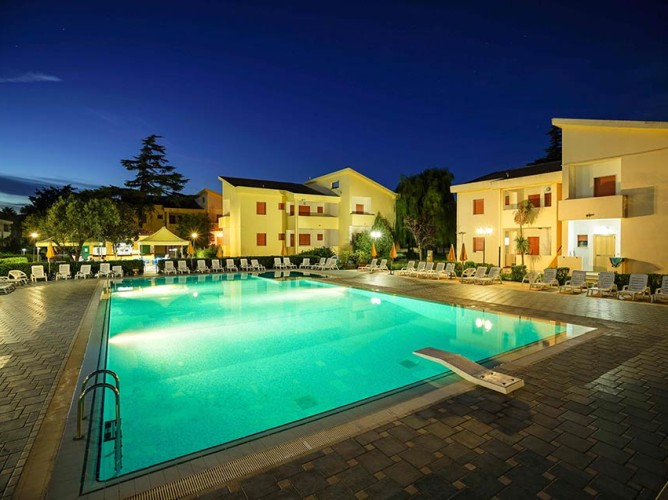 Apulia Residence Sellia Marina - Detaliu piscina