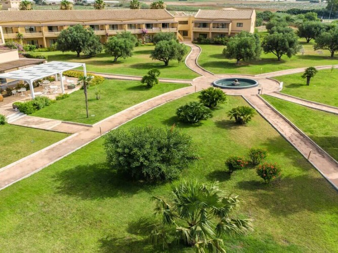 Falconara Resort - Grădina resortului