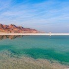 Detalii ale Mării Moarte de-a lungul litoralului din partea Iordaniei.