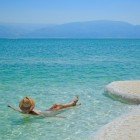 Marea Moartă, Iordania, baie și relaxare în apele sărate