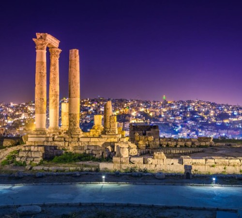 Priveliștea asupra Ammanului de la Templul lui Hercule din Iordania.