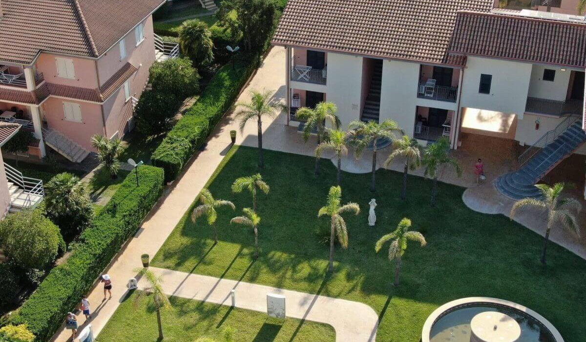Club Esse Aquilia Beach Village - Grădini și zone exterioare comune