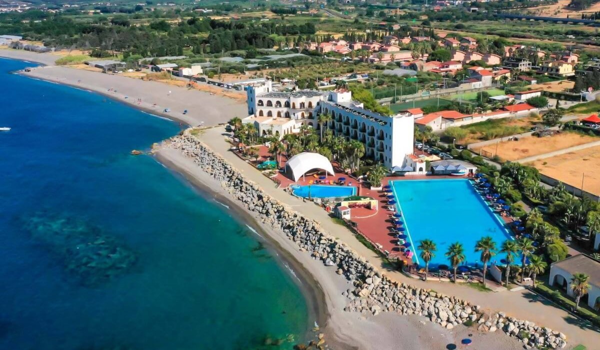 Hotel Club La Playa - Vista aeriană a satului din dronă Hotel Club La Playa - Vista aeriană a satului din dronă