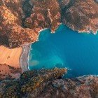 Fammi sapere se vuoi una versione più narrativa o se ti serve inserirla in un testo più lungo