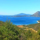 Golful Dangir se află în Marea Egee, parte a Mării Mediterane din regiunea Muğla. Orașul cel mai apropiat este Mazikoy, aflat la doar 9 km de centru.