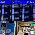 Panourile de plecări ale aeroportului Milas-Bodrum sunt clare și vizibile, cu informații actualizate despre zboruri, orare și porți, facilitând orientarea pasagerilor.