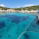Gulete ancorate în Golful Molla Ibrahim, Peninsula Bodrum, districtul Muğla, Marea Egee, Turcia.