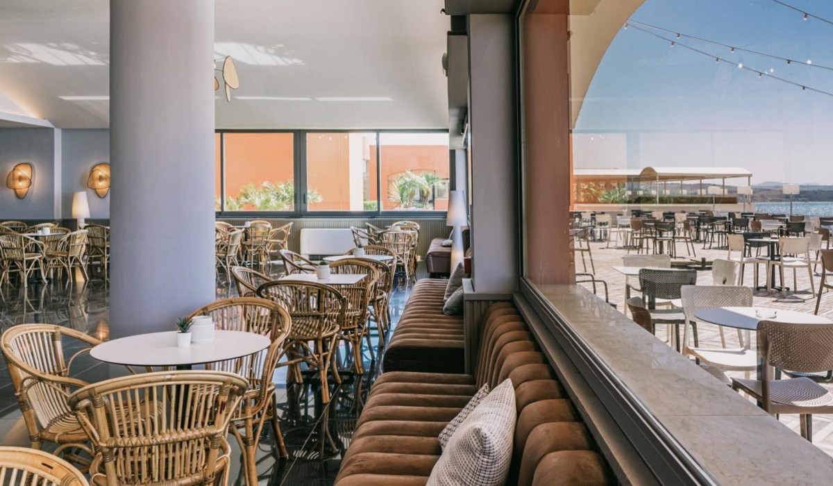 Mangia's Torre del Barone Resort - Bar intern și extern