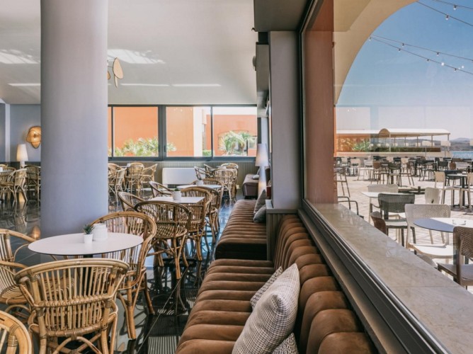 Mangia's Torre del Barone Resort - Bar intern și extern