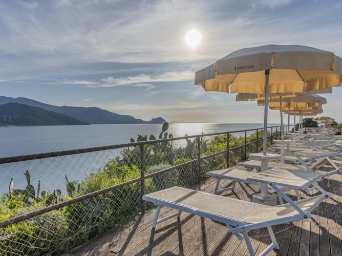 Mangia's Pollina Resort - terasă solarium