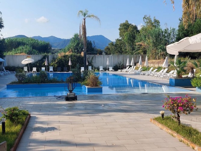 Batuca Village - piscină