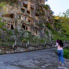 Mormântul în stâncă al lui Amynthas (Amintas Kaya Mezarları), aflat în Fethiye, Turcia, este un loc de înmormântare spectaculos sculptat în stâncă în secolul al IV-lea î.Hr., ce reflectă măreția și farmecul vechii civilizații liciene.