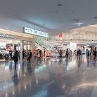 Descoperă magazinul duty free din aeroportul din Tokyo: o gamă variată de produse de înaltă calitate, inclusiv modă, electronice și suveniruri exclusive, toate la prețuri avantajoase.