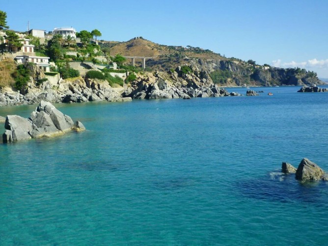 Satul Porto Rhoca - Marea turcoaz din Squillace