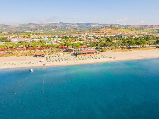 Satul Porto Rhoca - Marea Ionică fermecătoare văzută de sus