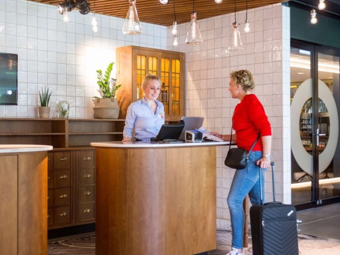 Adagio Amsterdam City South - Recepția, deschisă non-stop, oferă gratuit un serviciu de concierge profesionist, foarte apreciat de oaspeți pentru asistență personalizată și sfaturi specializate.