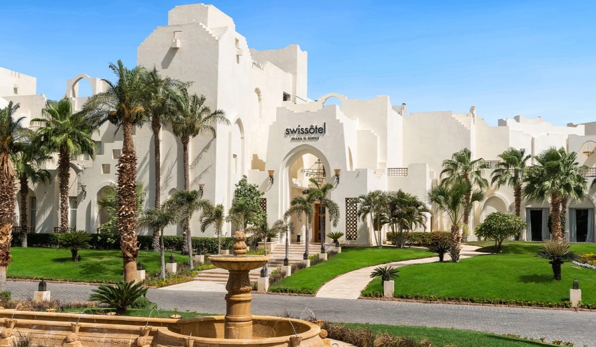 Swissôtel Sharm El Sheikh All Inclusive Collection - Piscinele de la Swissôtel Sharm El Sheikh All Inclusive Collection oferă spații largi și pitorești, situate în grădini frumos amenajate, ideale pentru relaxare și distracție la soare.