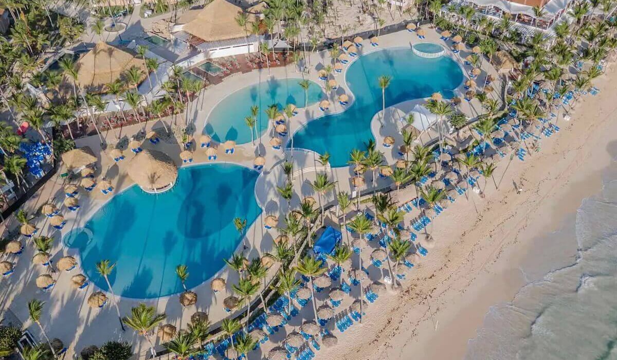 Bahia Principe Grand Punta Cana - All Inclusive - Bahia Principe Grand Punta Cana - All Inclusive vedere aeriană cu drona a piscinelor și a plajei