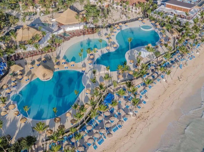 Bahia Principe Grand Punta Cana - All Inclusive - Bahia Principe Grand Punta Cana - All Inclusive vedere aeriană cu drona a piscinelor și a plajei