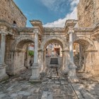 Poarta a lui Hadrian