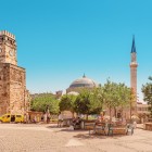 Centrul istoric al orașului Kaleici este unul dintre cele mai frumoase centre istorice din țară, care și-a păstrat aspectul otoman, cu casele sale din piatră și lemn și străzile înguste și abrupte care converg spre portul vechi.