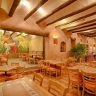Restaurantul Hotelului Rio Amazonas din Quito oferă bucătărie internațională și specialități ecuadoriene cu ingrediente proaspete, într-un cadru elegant și primitor.
