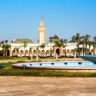 Palatul Regal din Rabat, reședința istorică a monarhiei marocane, se remarcă prin arhitectura sa măreață, grădini îngrijite și artă ce reflectă tradiția și puterea.