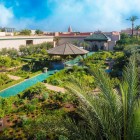 Privit de sus, Grădina Secretă din Marrakech arată geometrie perfectă, plante luxuriante și alei șerpuite printre colțuri ascunse și fântâni.