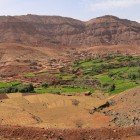 Din pasul Tizi n’Tichka, care leagă Marrakech de Ouarzazate, se poate admira un sat berber învăluit în verdeață, înconjurat de munți și văi luxuriante.
