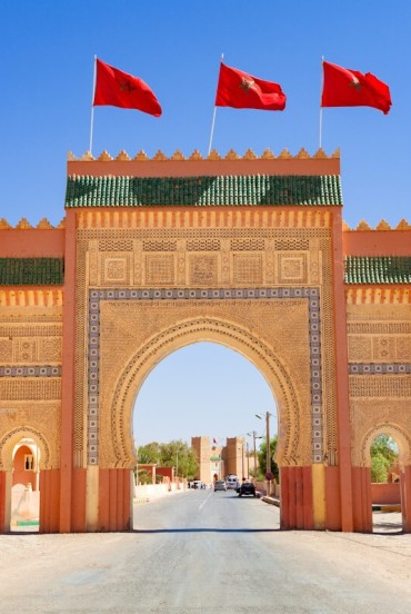 Fosta capitala a Tafilaletului, Rissani pastreaza kasbah-uri din pamant, sucuri istorice si mausoleul lui Moulay Ali Cherif, situate printre plantatii de palmieri si trasee ale caravanelor.