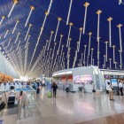 Terminalul aeroportului din Shanghai este spațios și funcțional, cu zone moderne și conexiuni convenabile către oraș și alte destinații.