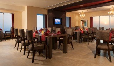 Carlton Downtown Hotel