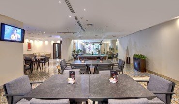 Two Seasons Hotel & Apartments