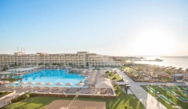 Pickalbatros White Beach Resort Hotel