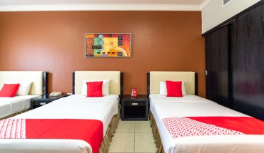 Crystal Plaza Hotel