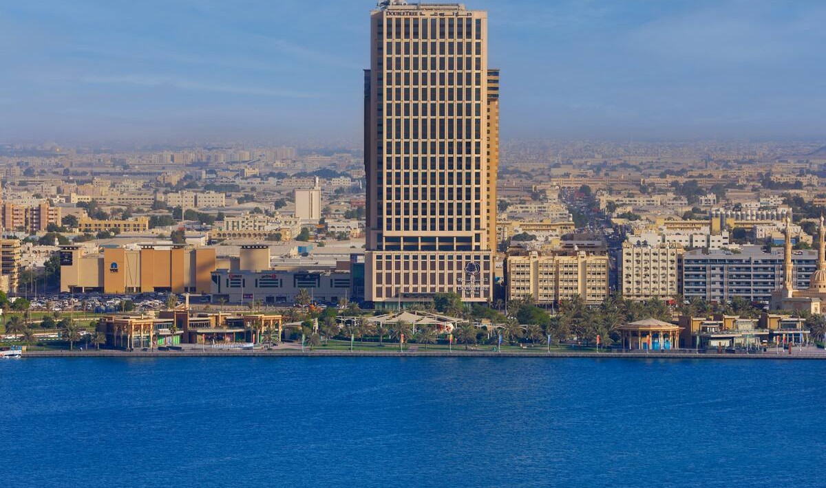 DoubleTree by Hilton Sharjah Waterfront Hotel & Residences - Immagine 1 DoubleTree by Hilton Sharjah Waterfront Hotel & Residences - Immagine 1