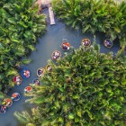 Pe coșurile plutitoare din Cam Thanh se descoperă laguna printre sate istorice, pescuit tradițional și peisaje naturale tipice Vietnamului central.